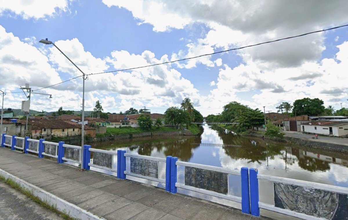 Corpo de bebê é encontrado em canal em Goiana, Pernambuco