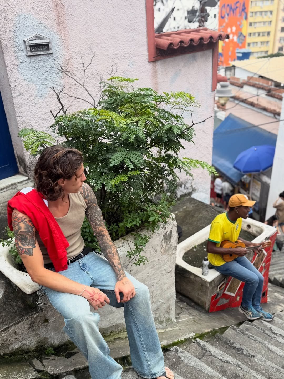 Riccardo Calafiori vive experiências cariocas durante temporada no Rio de Janeiro