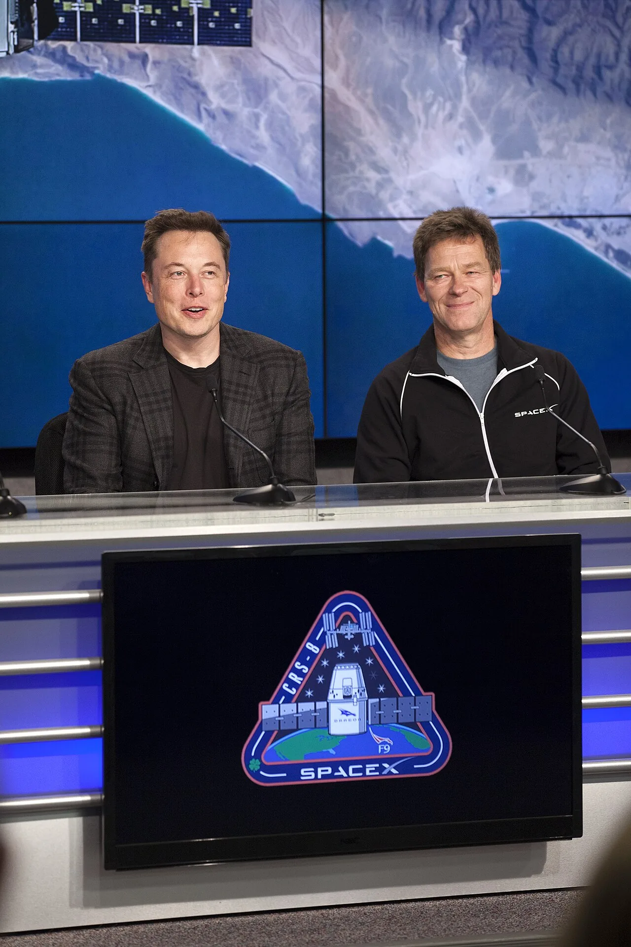 Elon Musk se torna o primeiro trilionário do mundo após estreia histórica da SpaceX