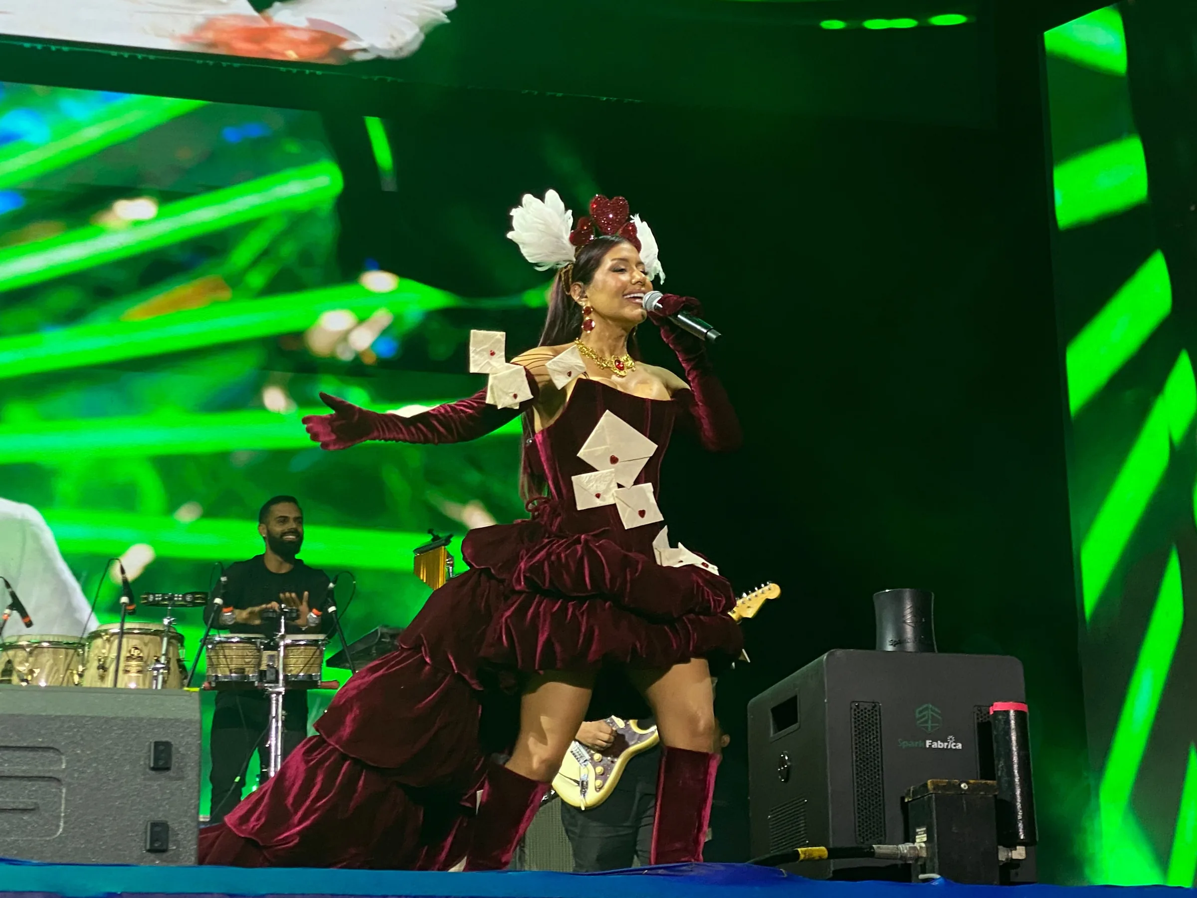 Priscila Senna encerra temporada de São João em Campina Grande e celebra estreia no Rock in Rio