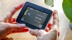 Como economizar na conta de energia em meio ao aumento das dívidas