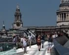 Reino Unido em alerta vermelho por ondas de calor recordes, enquanto França se prepara para novas altas temperaturas