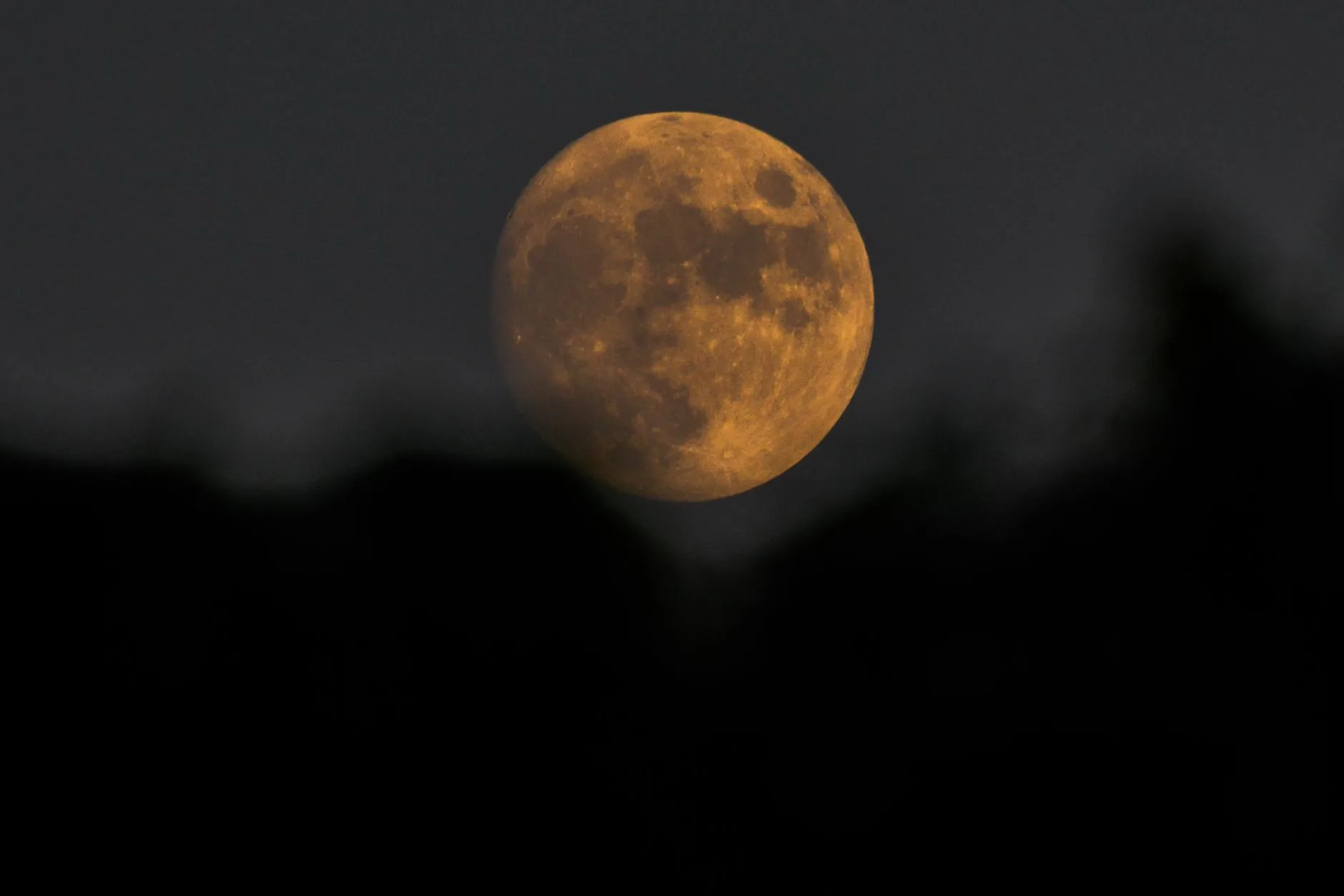Fique atento à Lua das Morangos que aparecerá esta noite