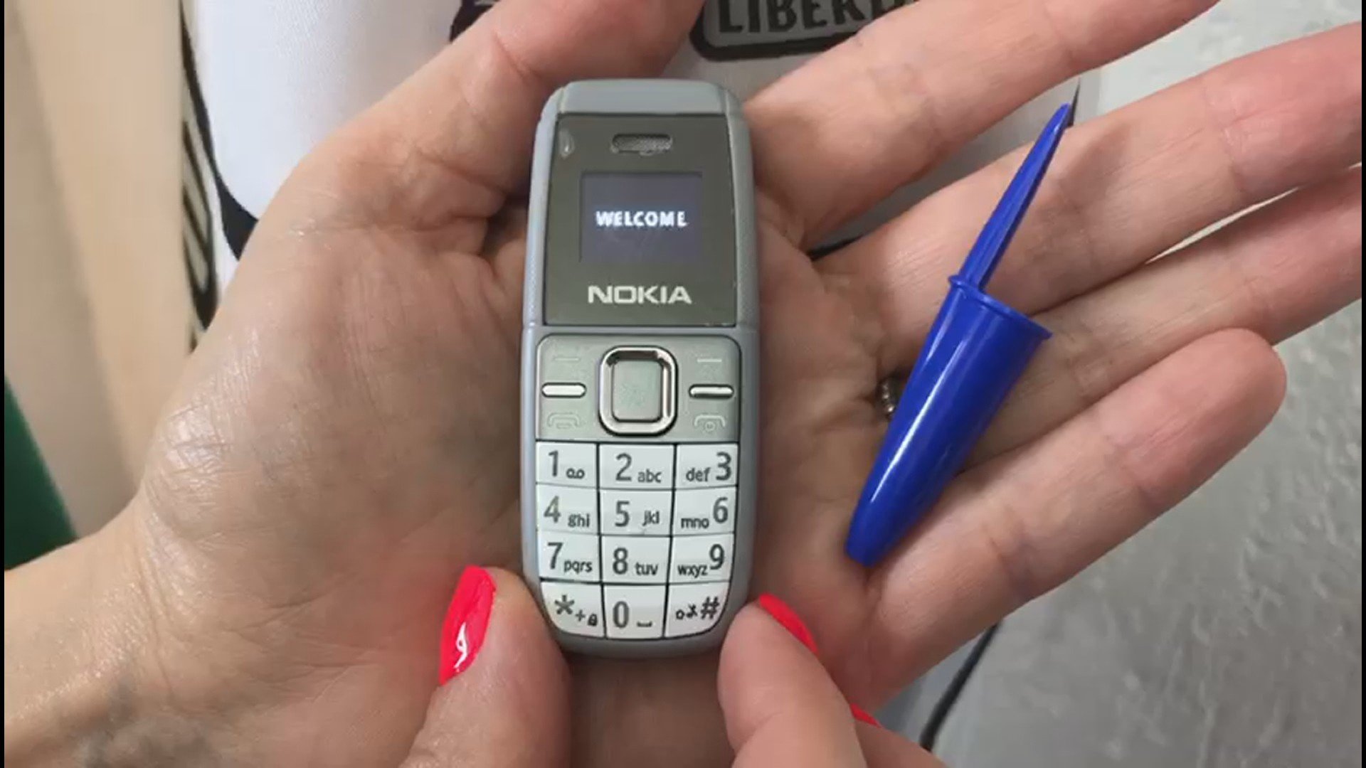 Anatel e e-commerces firmam pacto para coibir venda de minicelulares em presídios