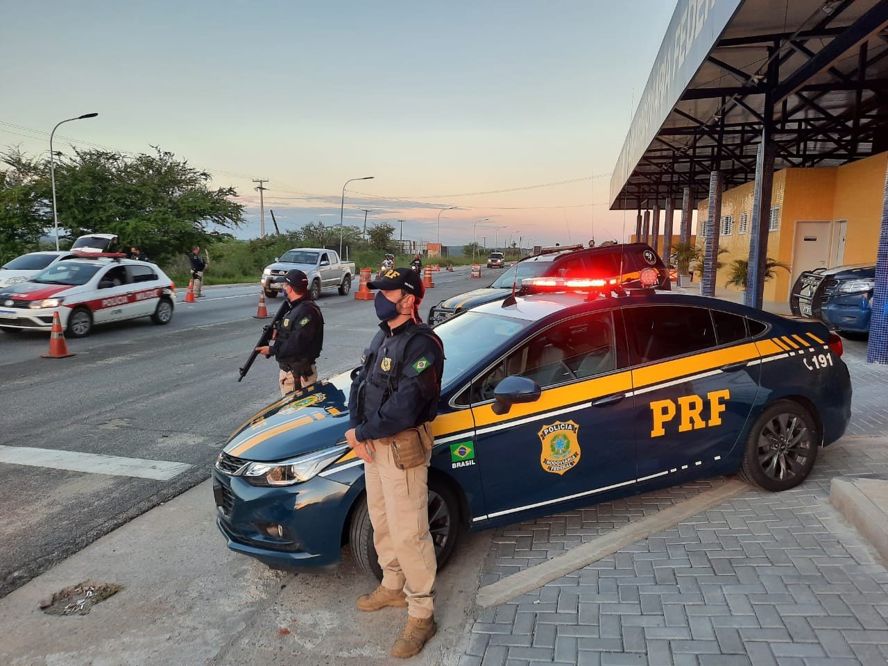 Acidente entre carro e caminhão resulta em morte na Paraíba
