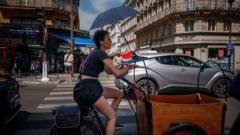 Paris impõe restrições à venda e consumo de álcool para enfrentar onda de calor