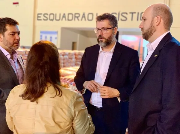 EUA enviam navios e aviões para ajudar Venezuela após terremotos