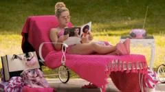 Legally Blonde revival Elle - boring and tedious or a hot pink delight?