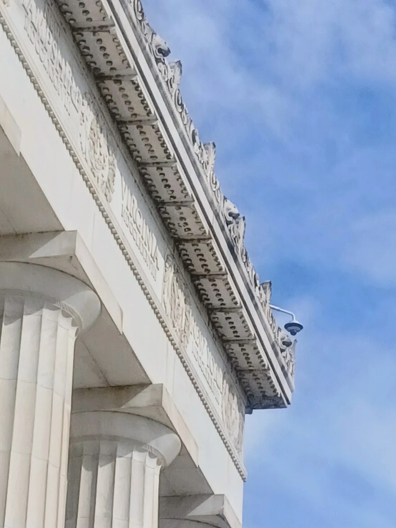 Segurança é intensificada no espelho d'água do Lincoln Memorial após alegações de vandalismo