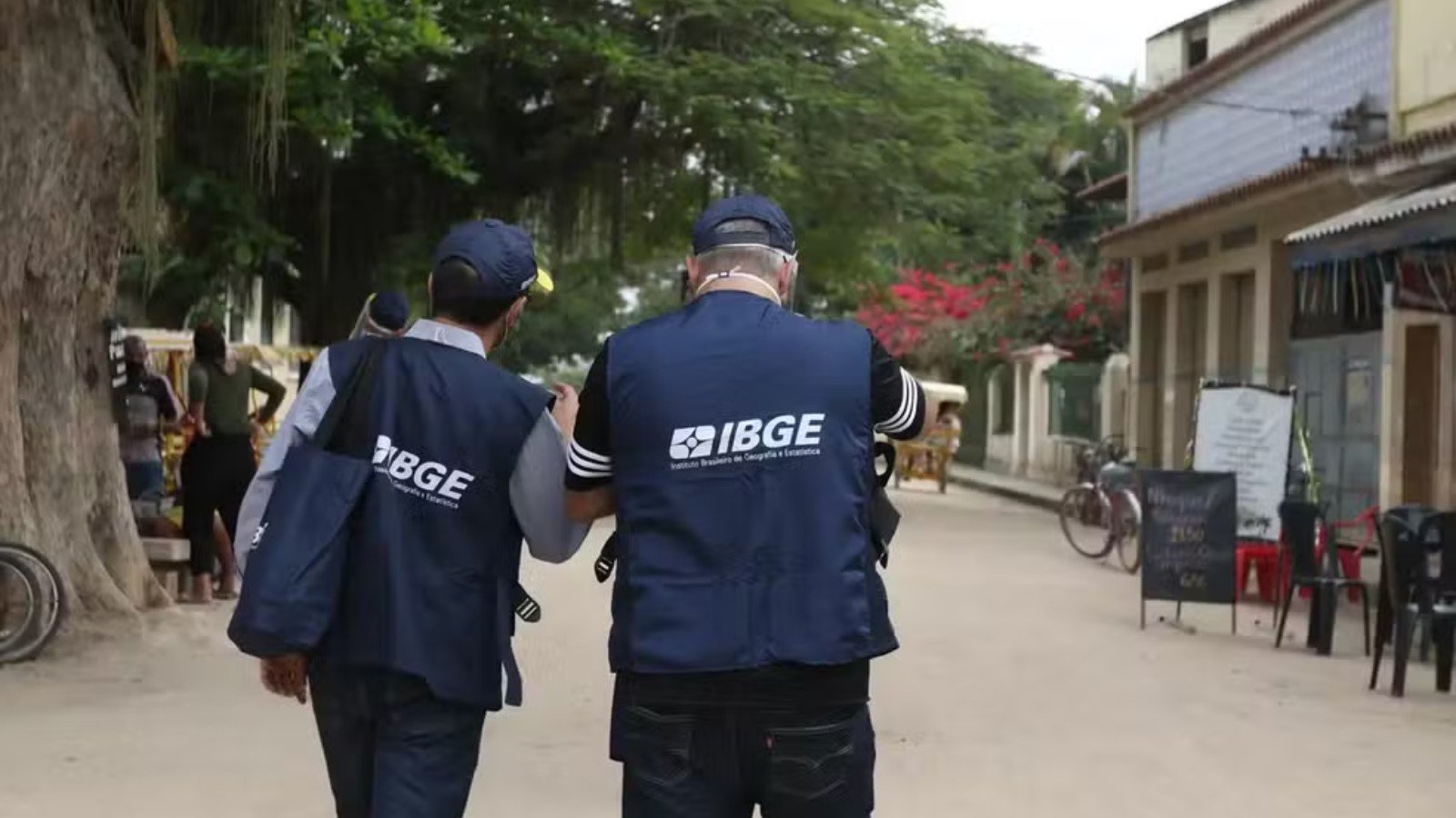 IBGE anuncia seleção com mais de 9 mil vagas temporárias; saiba como se inscrever