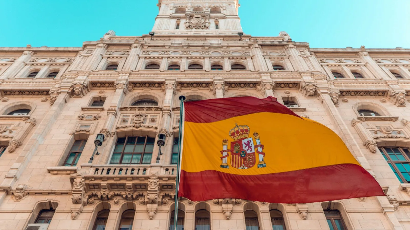 Espanha exigirá que operadoras mantenham redes móveis ativas durante apagões