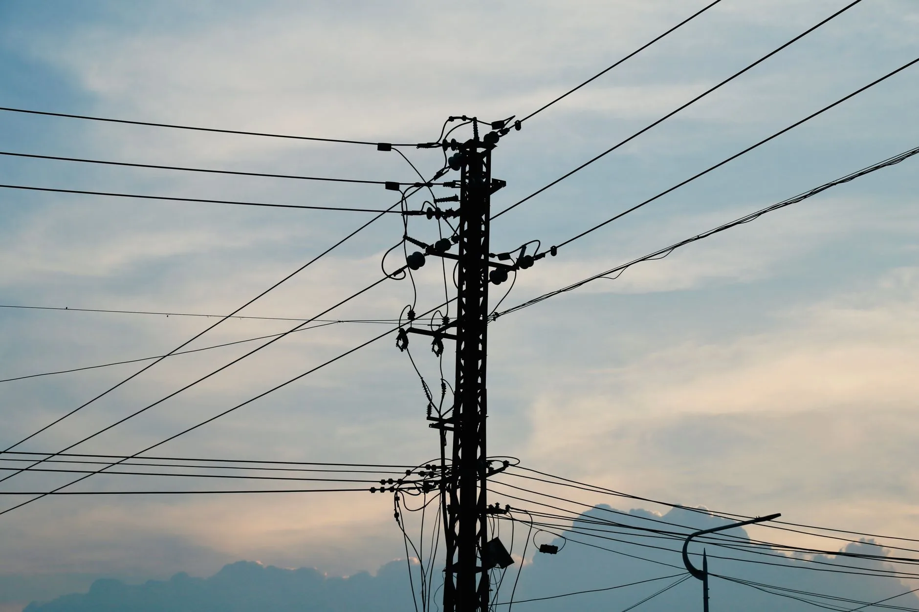 Conta de luz terá alívio em agosto com R$767,2 milhões do 'bônus de Itaipu'