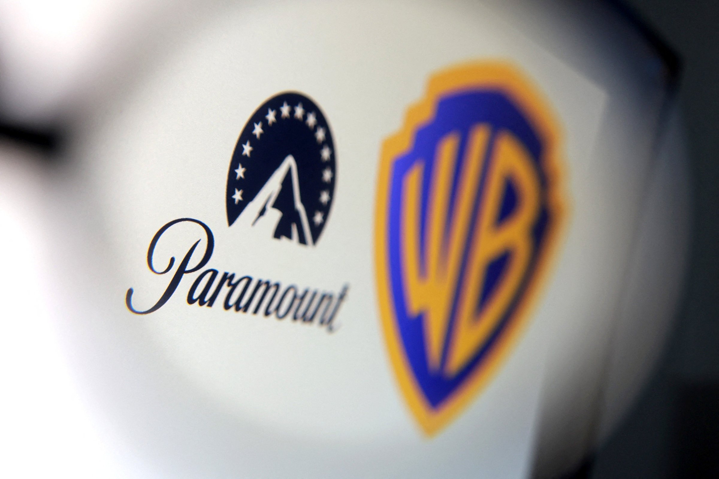 Paramount pode vender joint venture com Universal para facilitar compra da Warner
