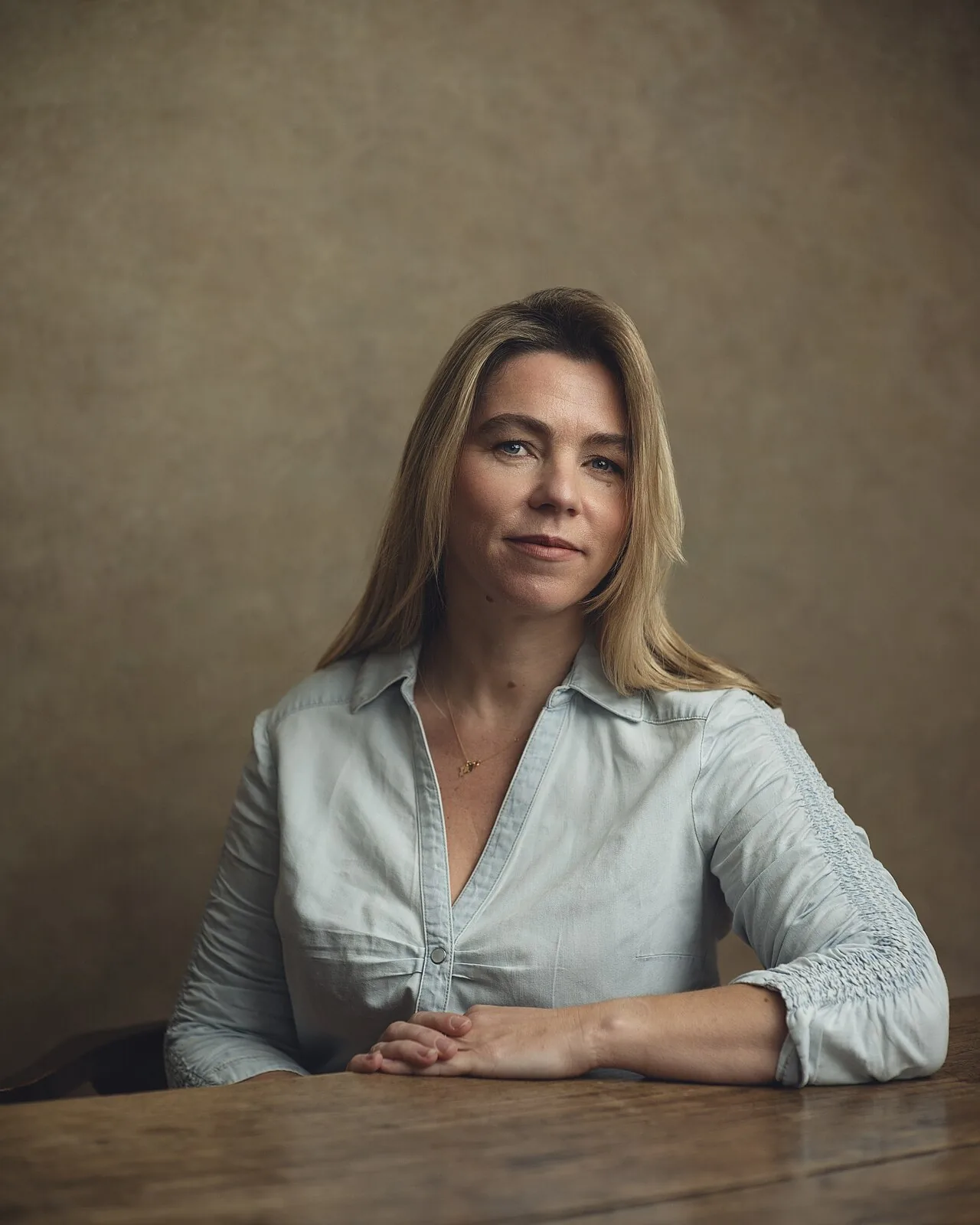 Denúncia de ex-funcionária contra Meta: Sarah Wynn-Williams processa a empresa por tentar 'silenciá-la'