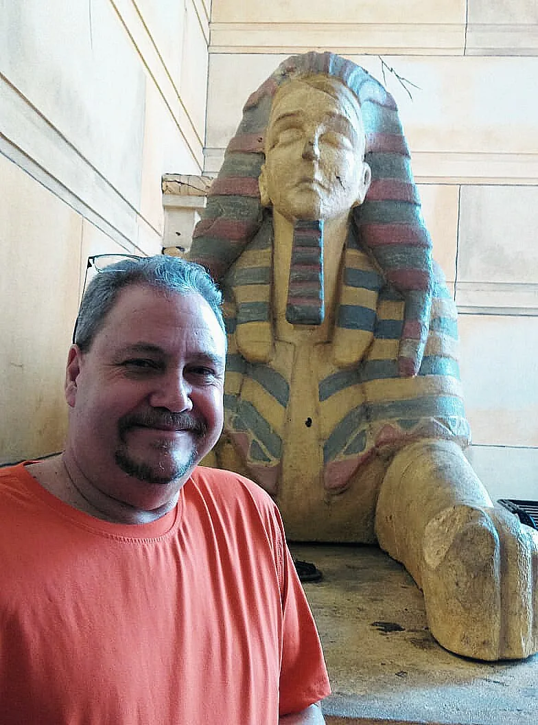 Filme 'Strung' mistura gêneros em uma trama intrigante