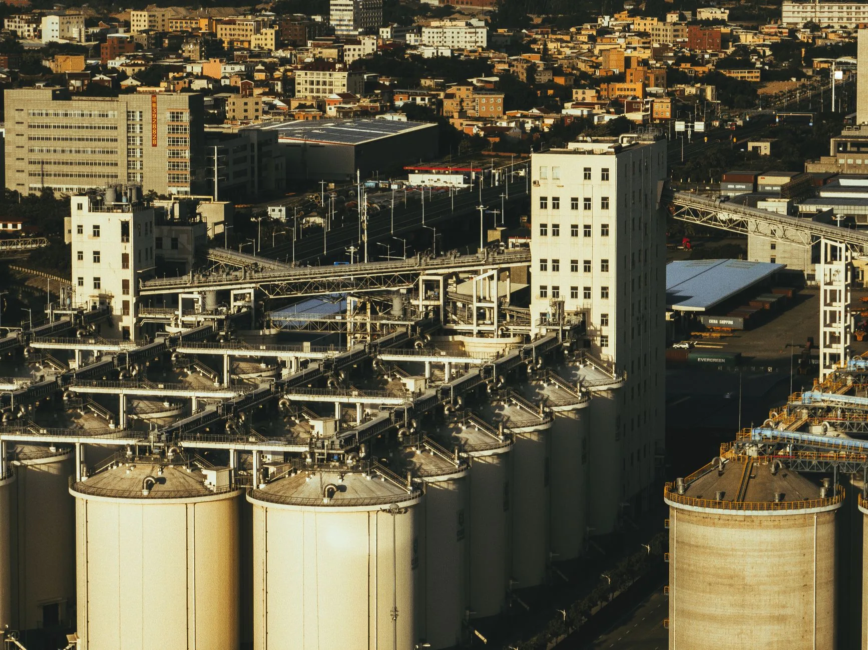 Atividade industrial da China cresce mais do que o esperado em junho