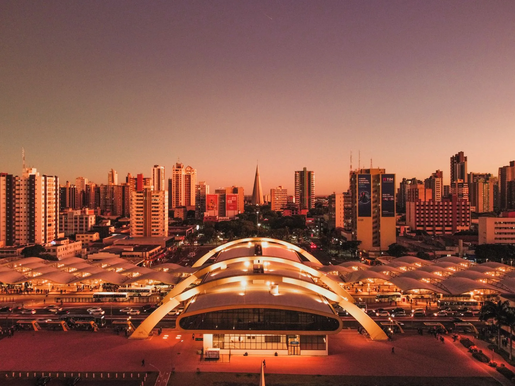 Vereadores de Goiânia intensificam despesas com viagens internacionais em 2025 e 2026