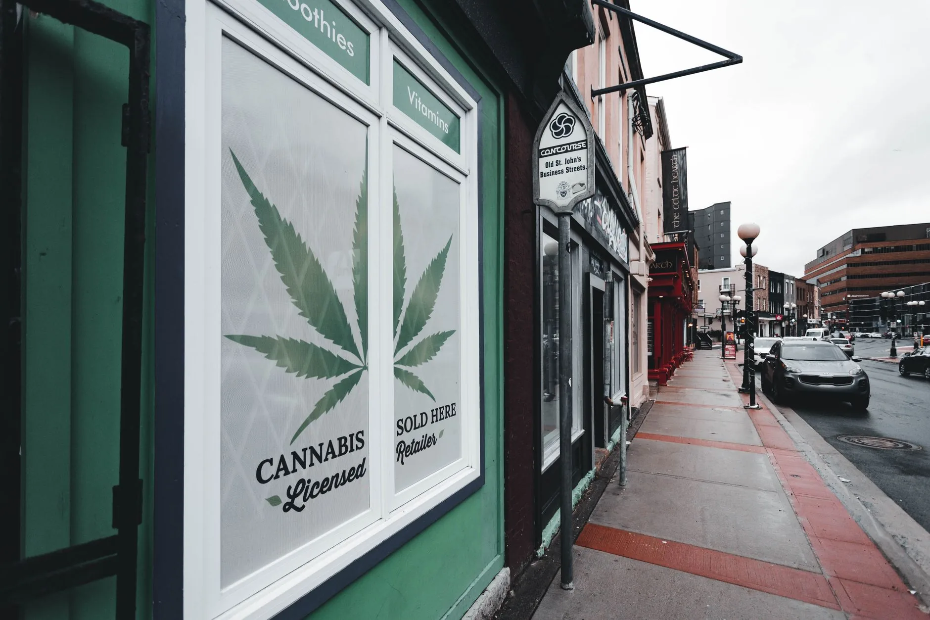 Virgínia permitirá venda de maconha recreativa em lojas de varejo a partir de 2027