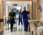Médicos relatam crise no NHS devido à onda de calor extrema na Inglaterra