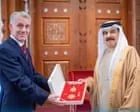 Embaixador do Reino Unido no Bahrein é criticado por aceitar prêmio do rei do país