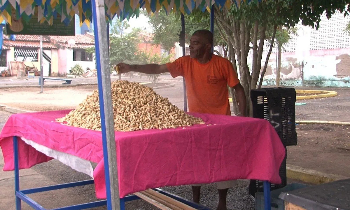 Venda de amendoim em Feira de Santana: uma tradição que sustenta famílias há gerações