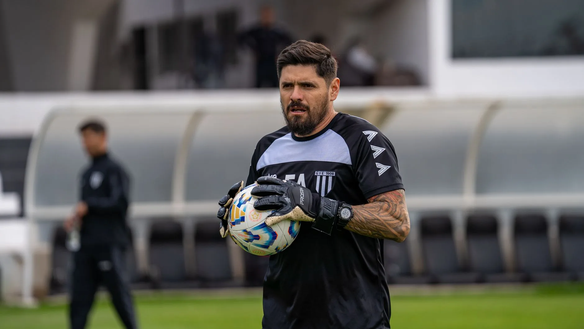 Steve Clarke deixa legado forte na Escócia, mas saída gera alívio