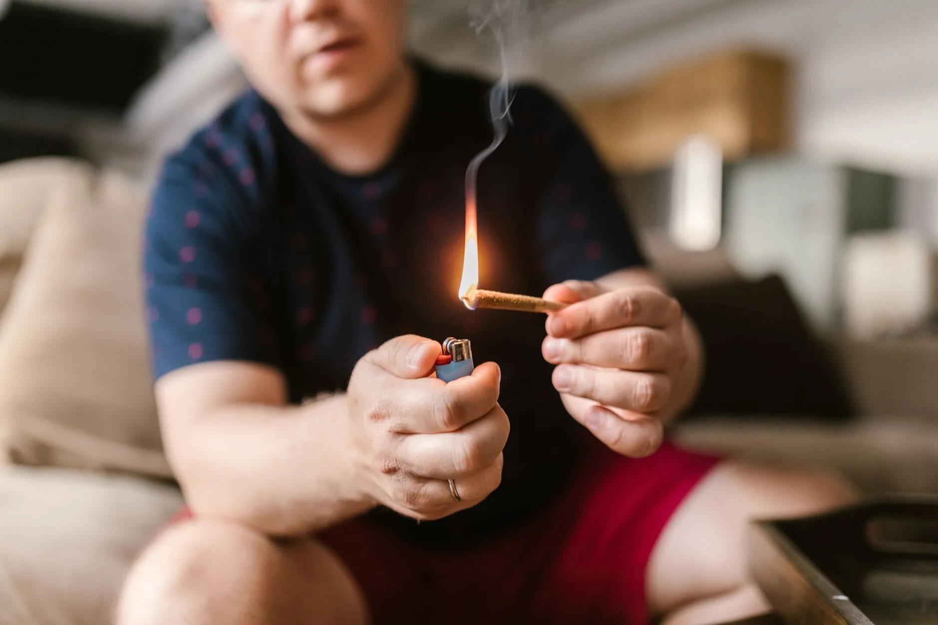 Estudo revela que uso de cannabis na adolescência duplica risco de doenças mentais graves