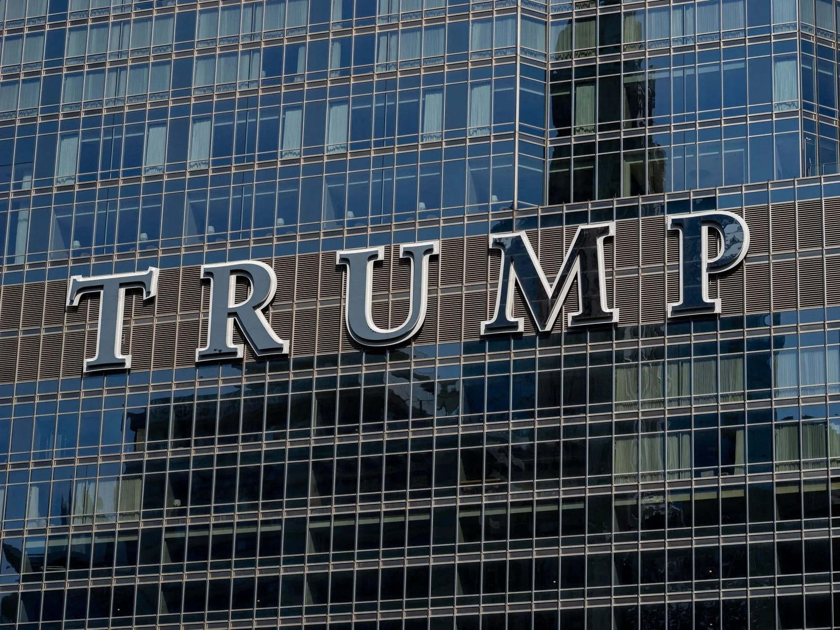 Especialistas demitidos por Trump reativam site climático desativado