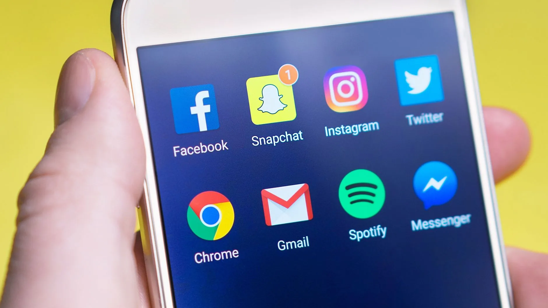 Banimentos de redes sociais ganham força global após restrições na Austrália