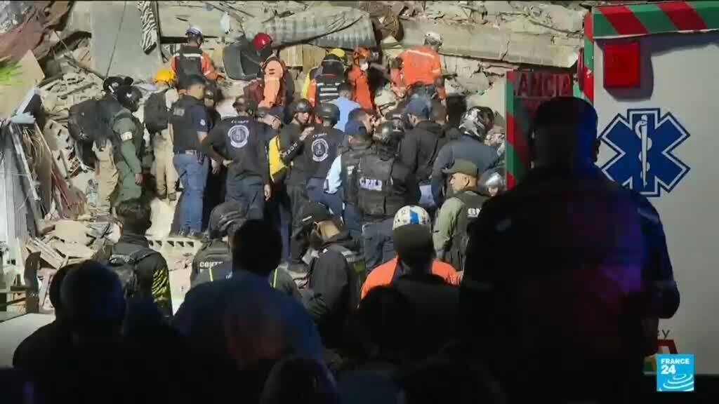 Venezuelanos buscam sobreviventes em meio aos escombros após terremoto devastador