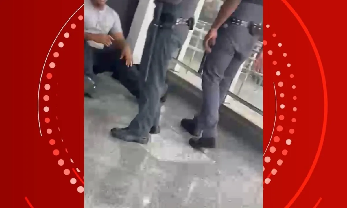 Jogador de futsal é solto após decisão judicial em caso de importunação sexual no metrô de Salvador