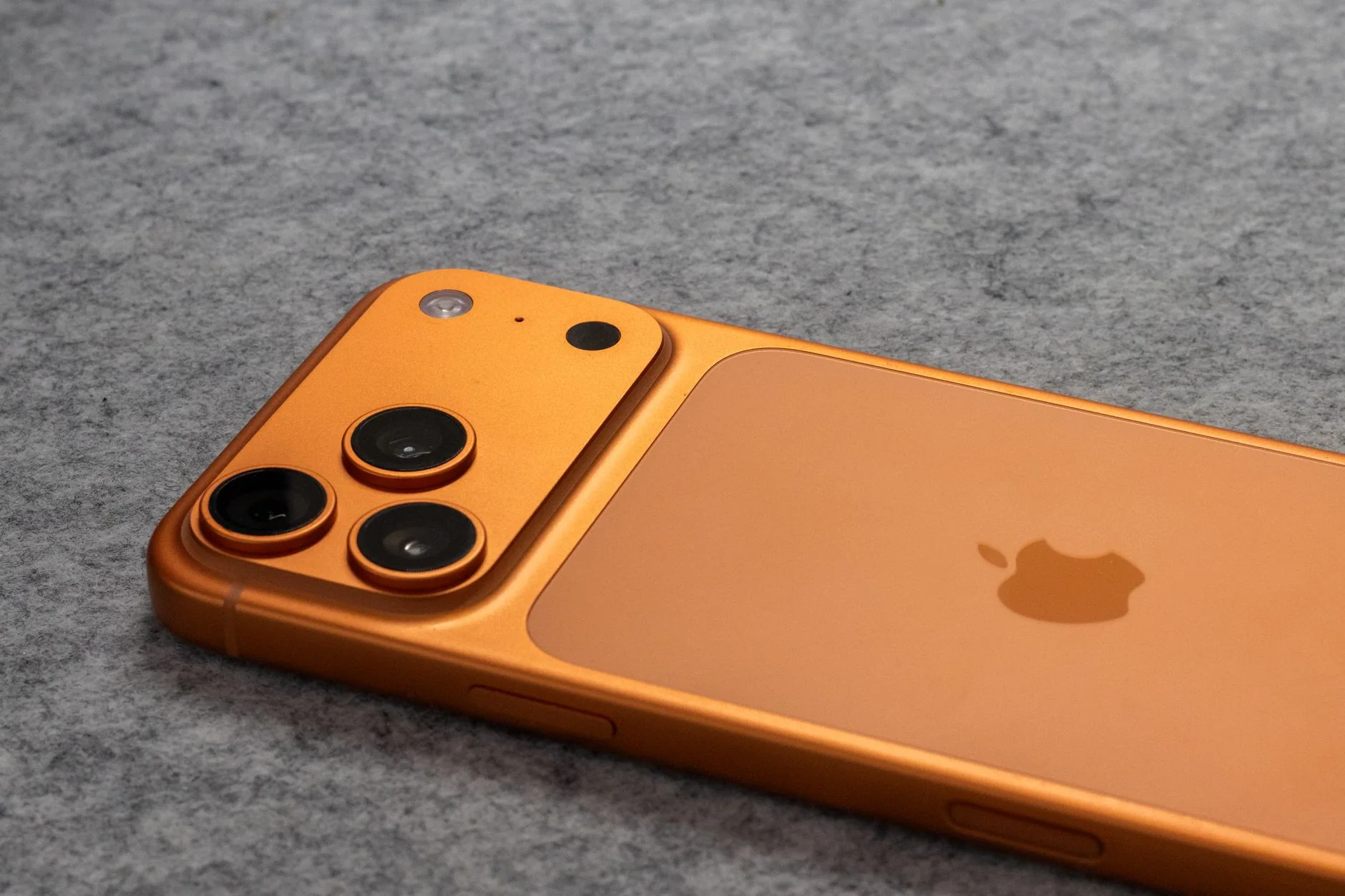 Fotos do iPhone 18 Pro vazam na dark web após violação de dados de fornecedor da Apple