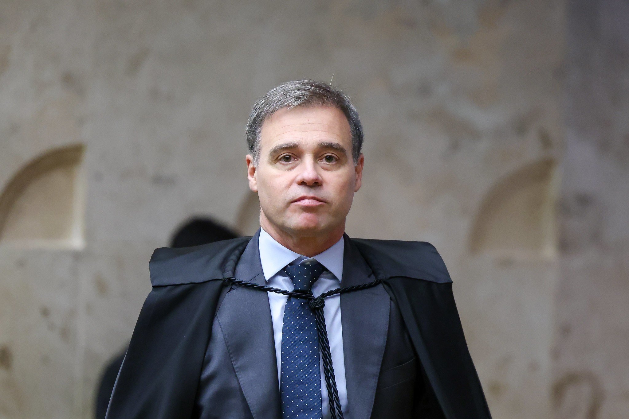 STF suspende aplicação de multas da NR-1 sobre saúde mental no trabalho por 90 dias