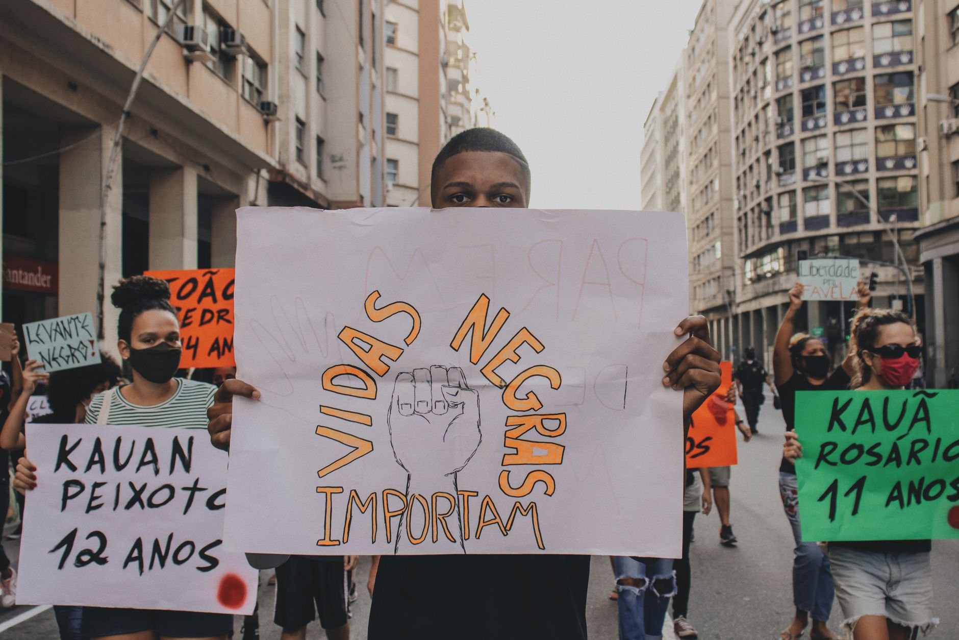 A Juventude Africana e a Busca pela Democracia