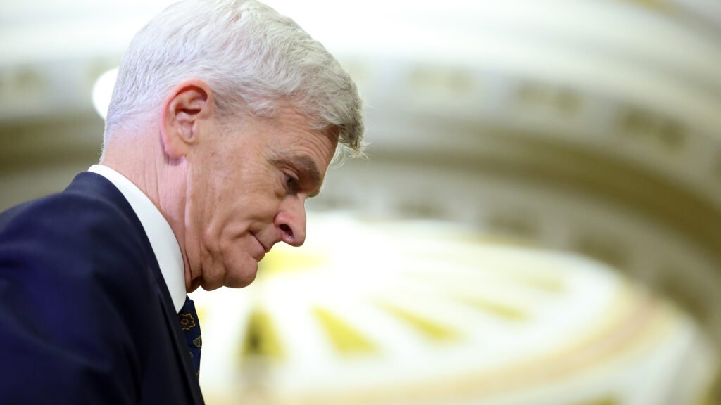 Senador Bill Cassidy propõe projeto para restringir programa de descontos em medicamentos 340B