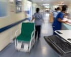Hospitais da Inglaterra enfrentam crises críticas devido a falhas de equipamentos e sistemas de TI em onda de calor