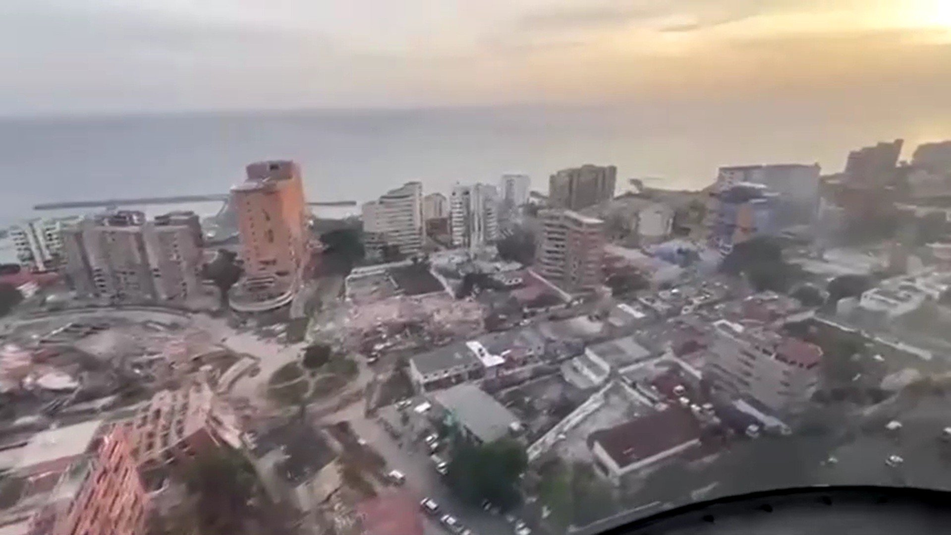 Imagens aéreas revelam devastação em La Guaira, a 'zona de desastre' da Venezuela