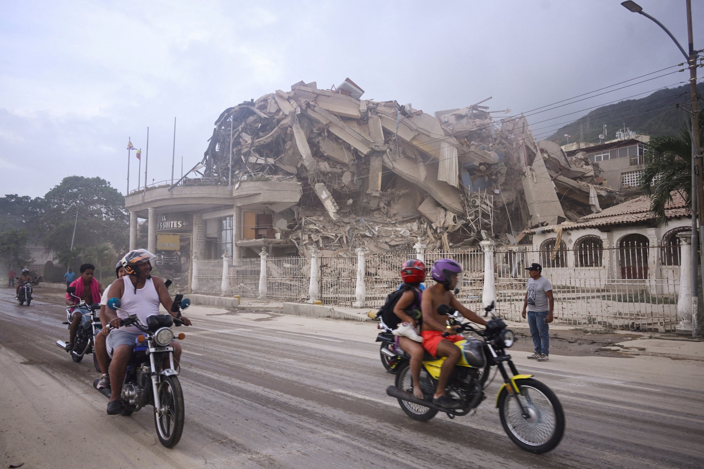 Dois terremotos devastam a Venezuela e são sentidos no Brasil