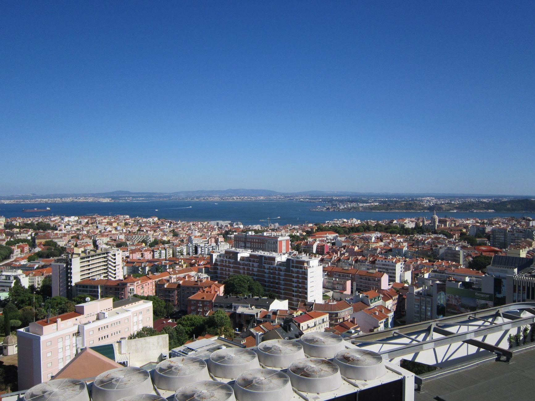 Desafios Energéticos na Europa: A Onda de Calor e Seus Impactos Econômicos