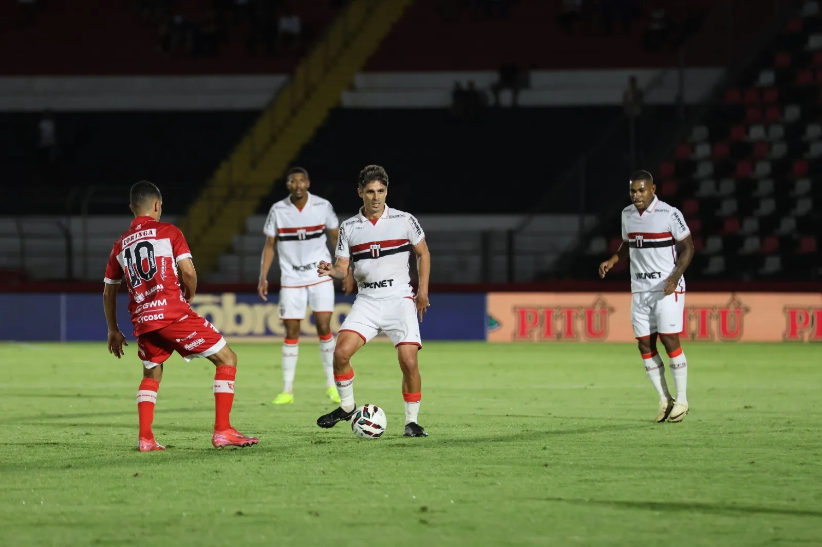 Gava vê Botafogo-SP superior ao CRB e cobra mais eficiência: "Fizemos por merecer a vitória"