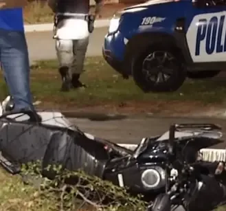 Dois motociclistas morrem após colisão em cruzamento de Goiânia