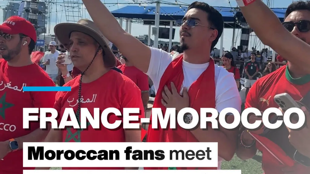Moradores de Boston se reúnem para assistir ao jogo entre Marrocos e França