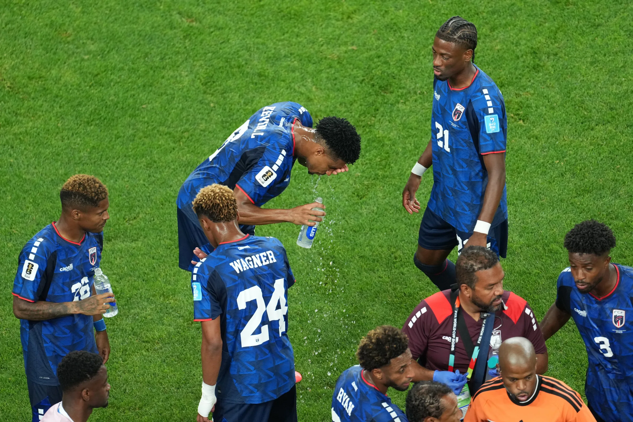 Cuspir em vez de engolir: a técnica que viralizou na Copa