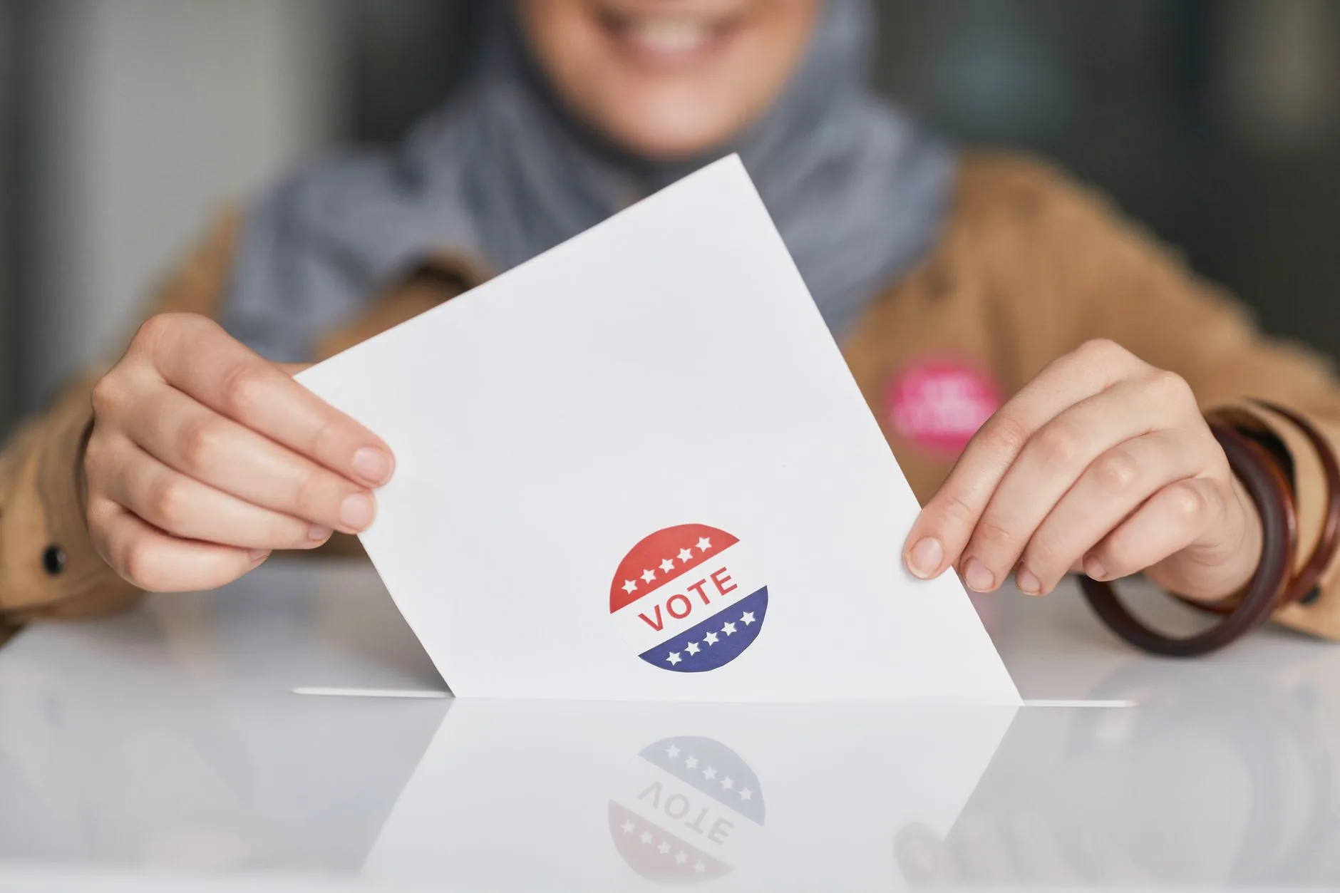 Desinformação e IA nas Eleições de 2026: Alertas do TSE e Especialistas