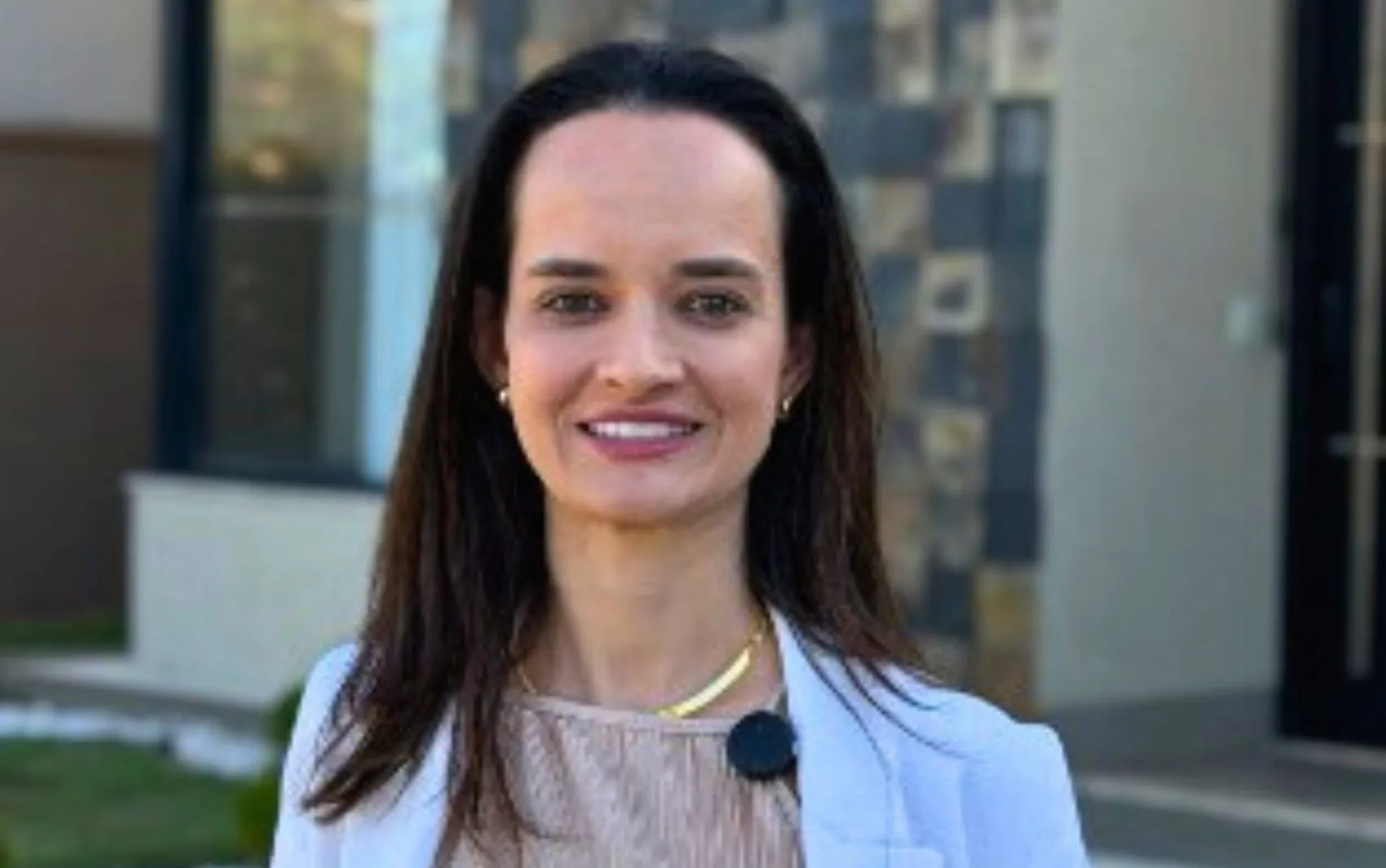 Médica de Goiânia enfrenta cyberbullying e defende saúde emocional