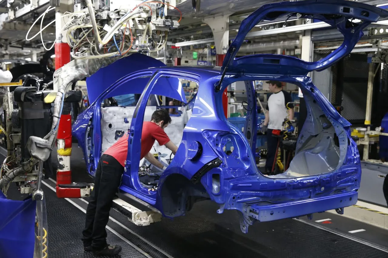 U.S. manufacturers keep on trucking despite a road littered with obstacles