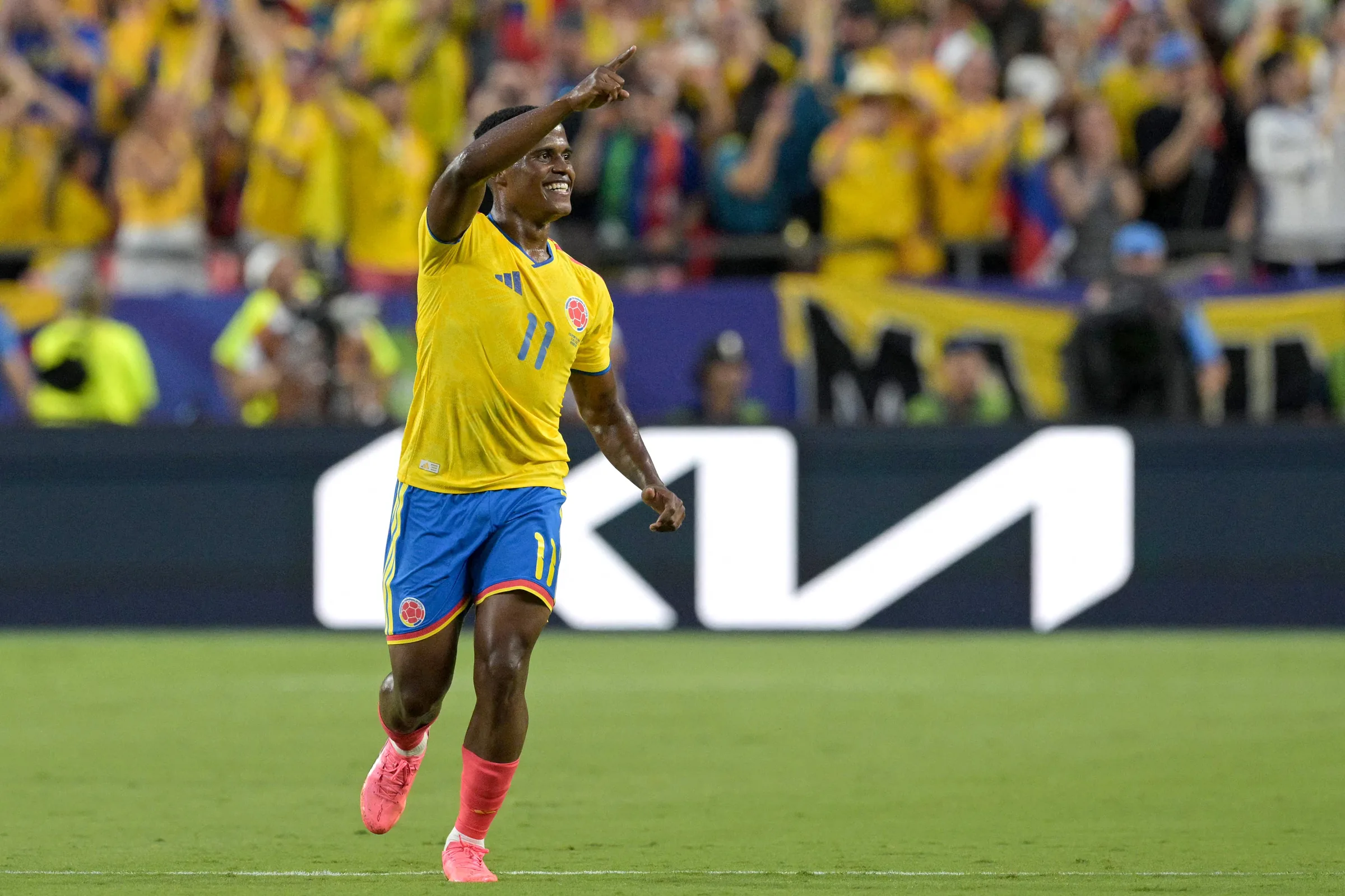 Arias marca primeiro gol da Colômbia na Copa e faz história pelo Palmeiras