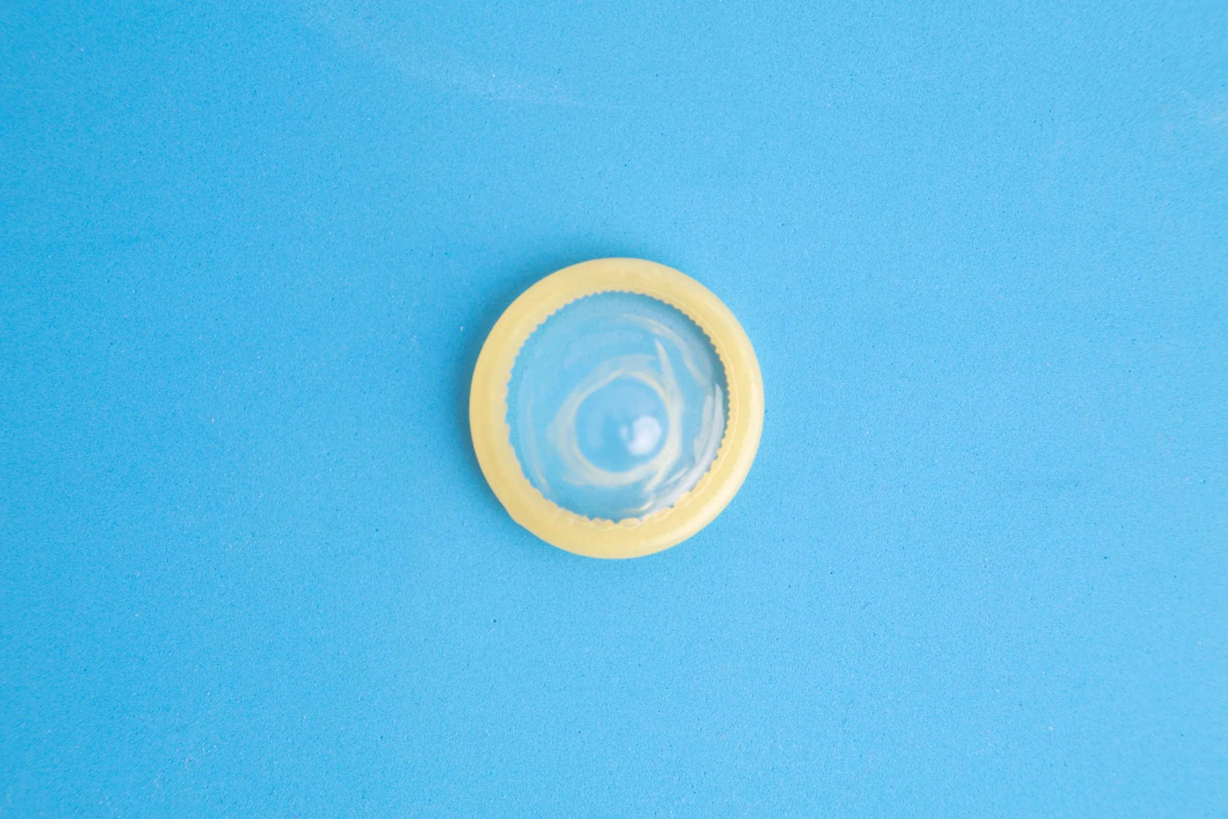 Stealthing: os impactos da retirada do preservativo sem consentimento