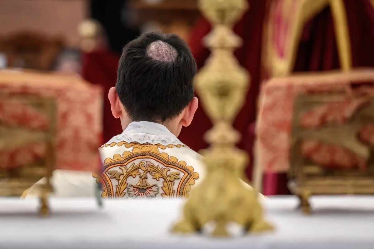 Padre de grupo ultraconservador acredita em retorno à Igreja sob novo papa