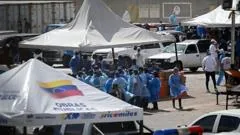 Famílias em luto identificam vítimas de terremotos na Venezuela